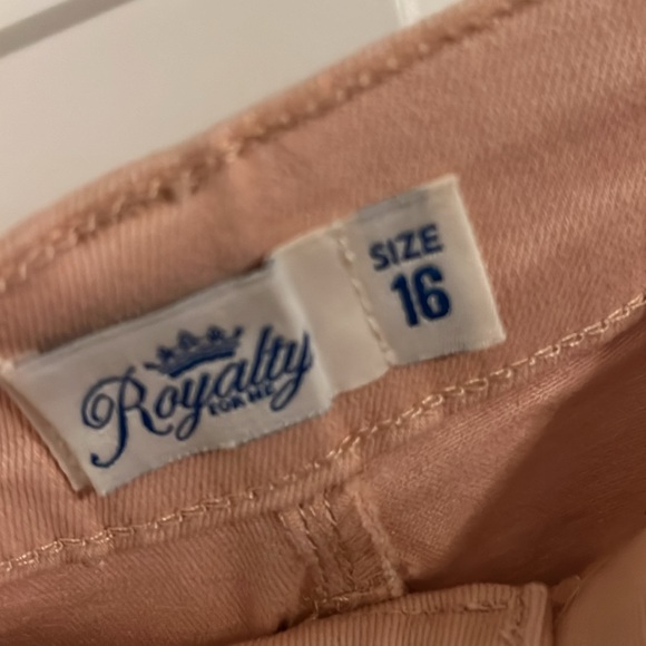 New with tags slimming capri pants - Picture 3 of 4